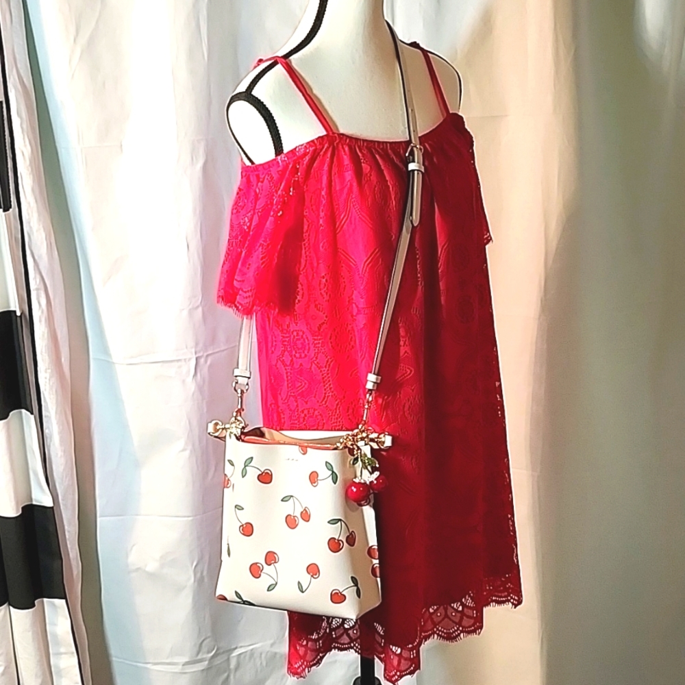 no Comment, red Dress - Picture 5 of 6